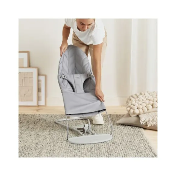 Baby Björn® Bouncer Bliss Cotton Kroonblad Quilt Zandgrijs
