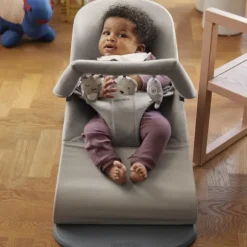 BabyBjörn Wipstoeltje Bliss – 3D Jersey – Zandgrijs