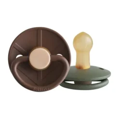Frigg Fopspeen Little Viking Cocoa/Olive T1 0-6 mnd (2 stuks)