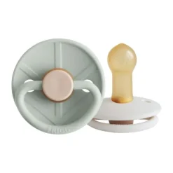 Frigg Fopspeen Little Viking Sage/Cream T2 6-18 mnd (2 stuks)