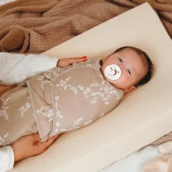 Meyco Baby SwaddleMeyco Inbakerdoek Gevoerd Branches Sand 0-3 Maanden