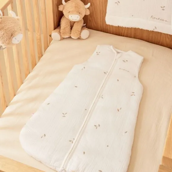 Noukie's F&O Slaapzak Met Borduursel - Maat 50 cm - Gewatteerde Mousseline - Wit